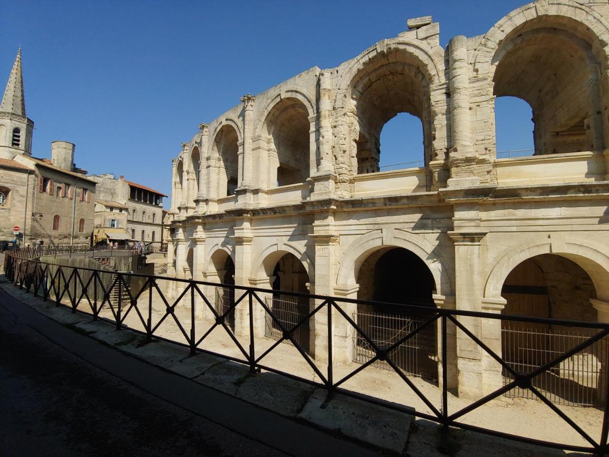 Charmante maison arlésienne à l'ombre des Arènes, de 2 à 5p Arles Exterior foto